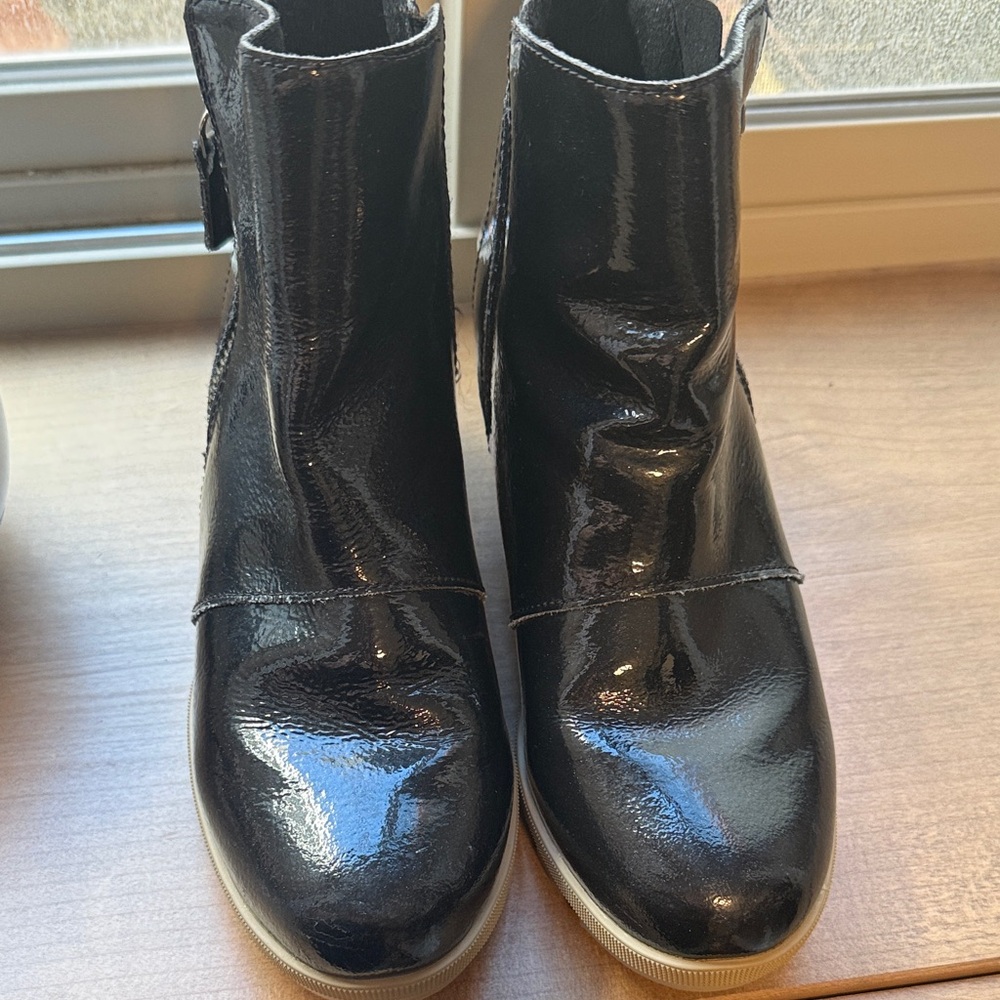 Sorel Glossy Black Ankle Booties